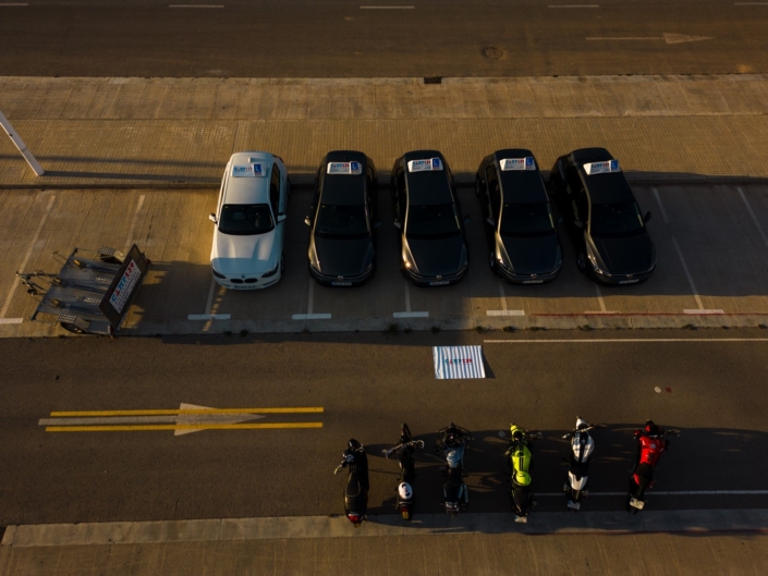 Coches de autoescuela en Sagunto